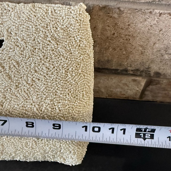 VIRAL Beaded Donut Design Clutch/crossbody - Picture 3 of 6